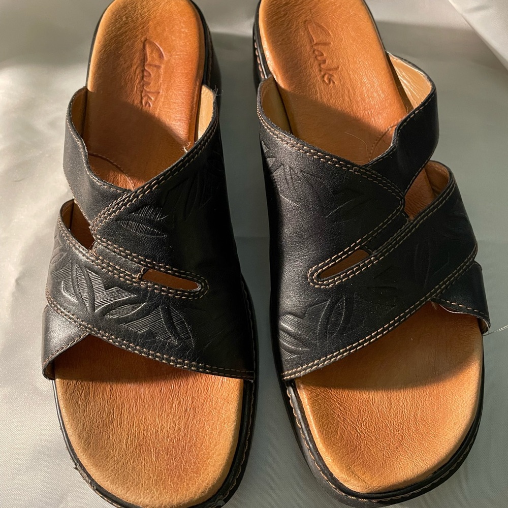 Women’s size 7 black floral Clarks! Excellent condition, never worn outside!